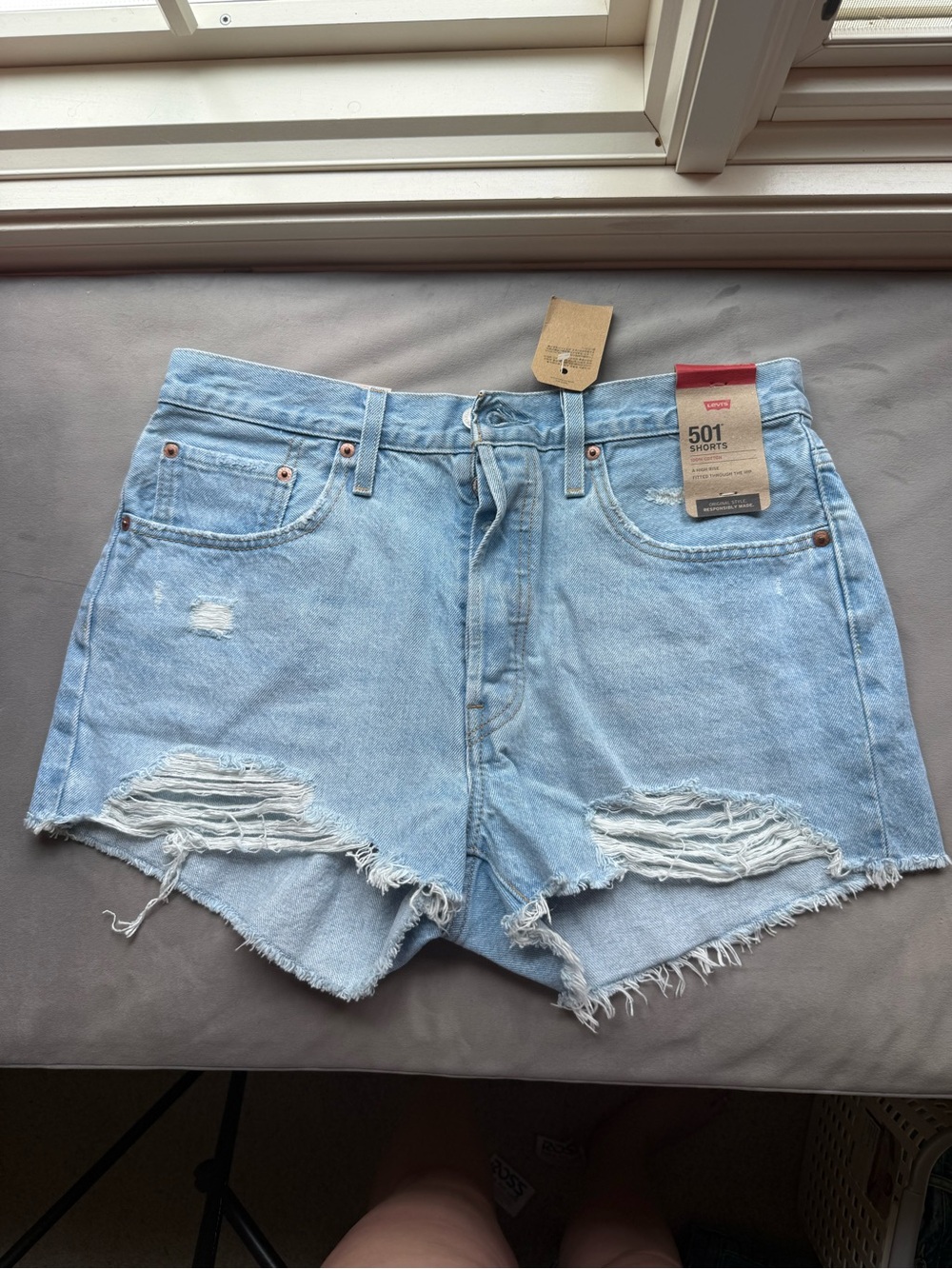 NWT Levi's 501 Light Blue Distressed Women's Denim Shorts